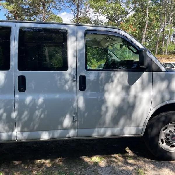 2021 GMC Savana Passenger RWD 3500 Regular Wheelbase LT