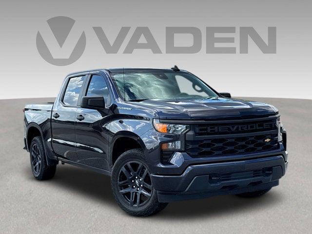 2022 Chevrolet Silverado 1500 4WD Crew Cab Short Bed Custom