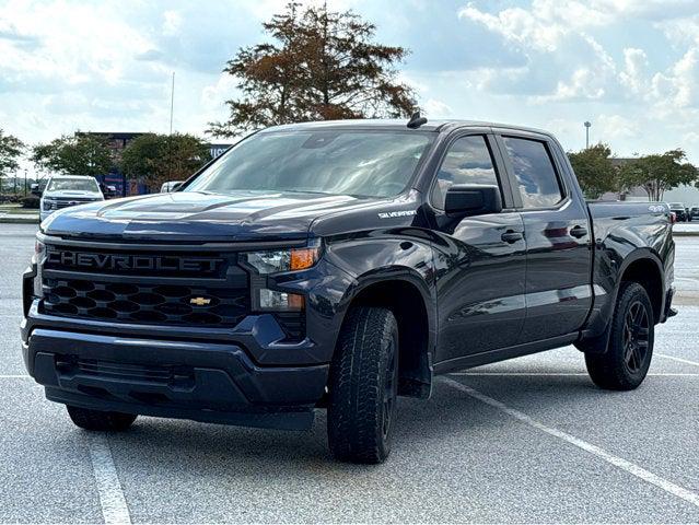 2022 Chevrolet Silverado 1500 4WD Crew Cab Short Bed Custom