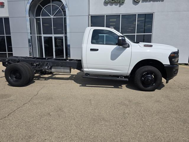 2025 RAM 3500 Chassis Tradesman/Big Horn