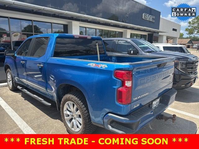 2022 Chevrolet Silverado 1500 4WD Crew Cab Short Bed Custom