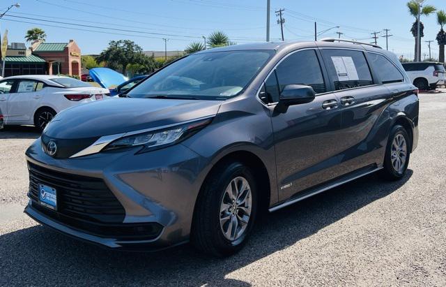 2021 Toyota Sienna LE