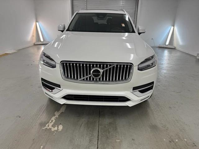 2024 Volvo XC90 B6 Core Bright Theme