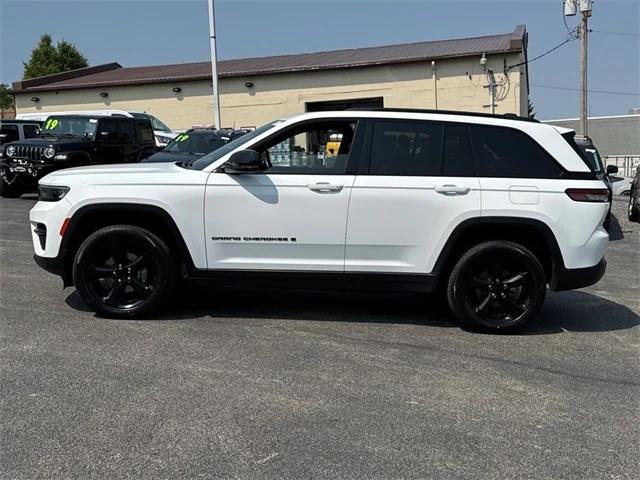 2022 Jeep Grand Cherokee Altitude 4x4