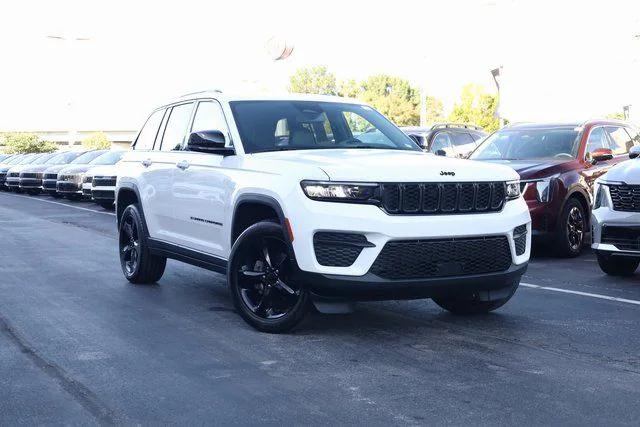 2022 Jeep Grand Cherokee Altitude 4x4 2022 Jeep Grand Cherokee Altitude 4x4