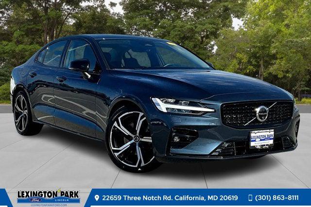 2024 Volvo S60 B5 Plus Dark Theme 2024 Volvo S60 B5 Plus Dark Theme