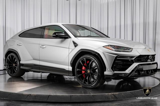 /2022 Lamborghini Urus