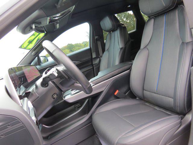 2025 Cadillac iQ Luxury w/1SC