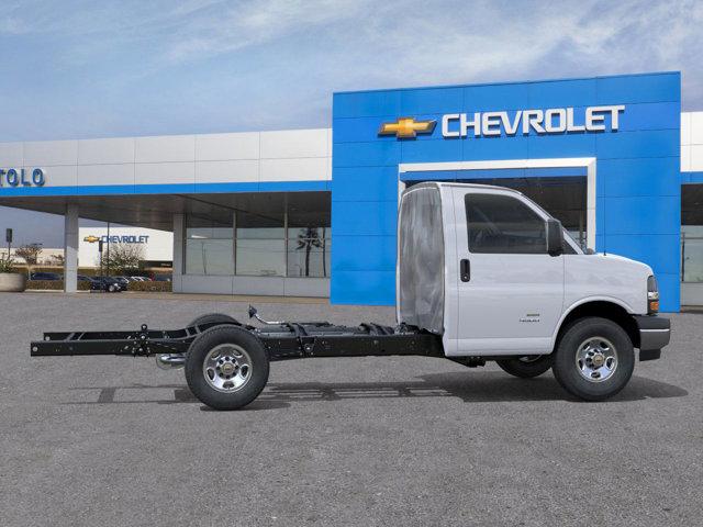 2025 Chevrolet Express Cutaway Work Van