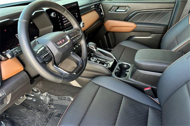 2024 GMC Canyon 4WD AT4
