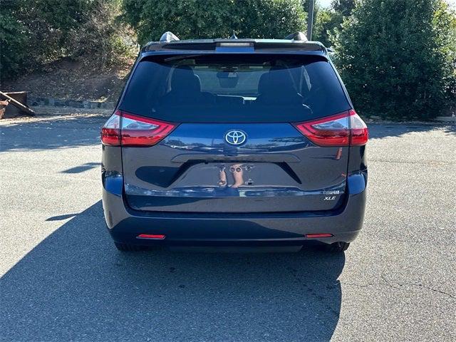 2020 Toyota Sienna XLE