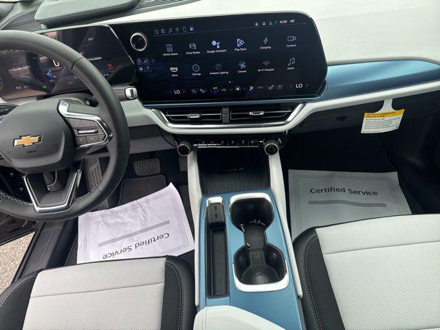 2025 Chevrolet Equinox LT 2