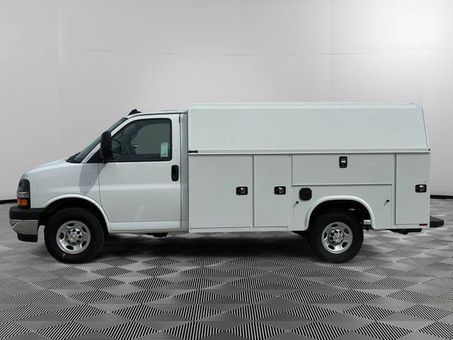 2025 Chevrolet Express Cutaway Work Van