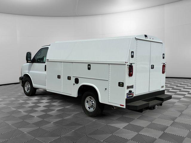 2025 Chevrolet Express Cutaway Work Van