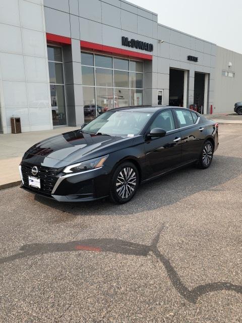Used 2023 Nissan Altima SV with VIN 1N4BL4DV1PN349104 for sale in Fort Morgan, CO
