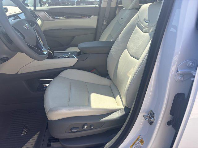 2025 Cadillac XT6 FWD Premium Luxury