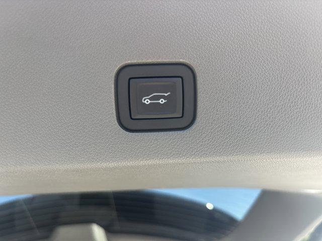 2025 Cadillac XT6 FWD Premium Luxury