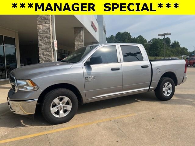 2022 RAM 1500 Classic SLT Crew Cab 4x2 57 Box