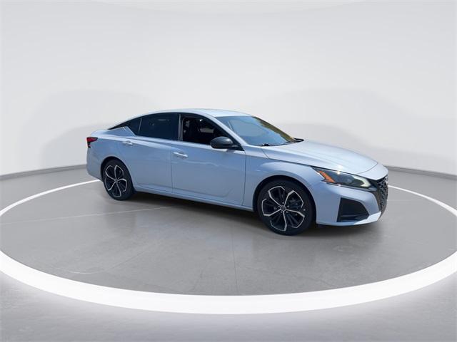 2023 Nissan Altima SR FWD
