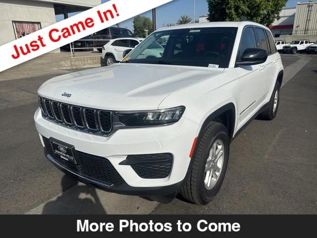 2023 Jeep Grand Cherokee Laredo 4x4