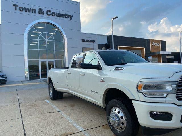 2022 RAM 3500 Laramie Crew Cab 4x4 8 Box