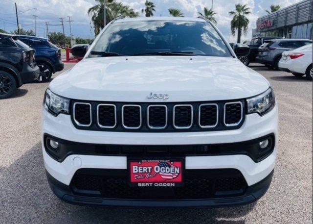 2024 Jeep Compass Latitude Lux FWD 2024 Jeep Compass Latitude Lux FWD
