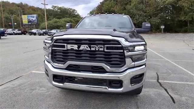 2025 RAM 2500 Tradesman Crew Cab 4x4 64 Box