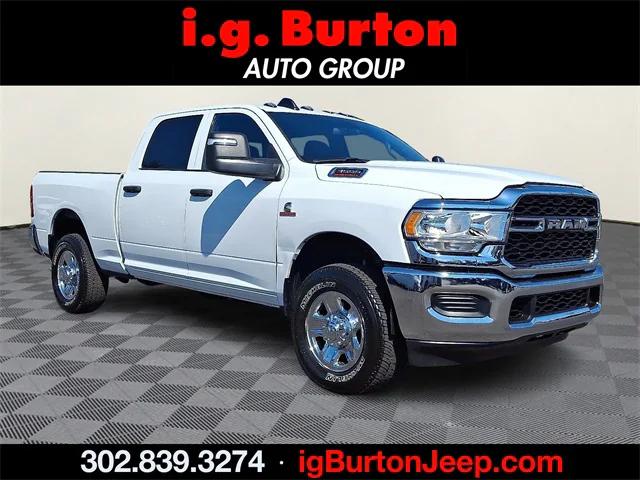 2024 RAM 3500 Tradesman Crew Cab 4x4 64 Box