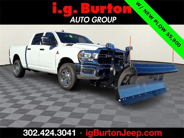 2024 RAM 3500 Tradesman Crew Cab 4x4 64 Box