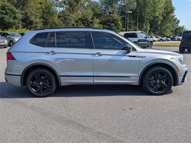 2023 Volkswagen Tiguan 2.0T SE R-Line Black 2023 Volkswagen Tiguan 2.0T SE R-Line Black