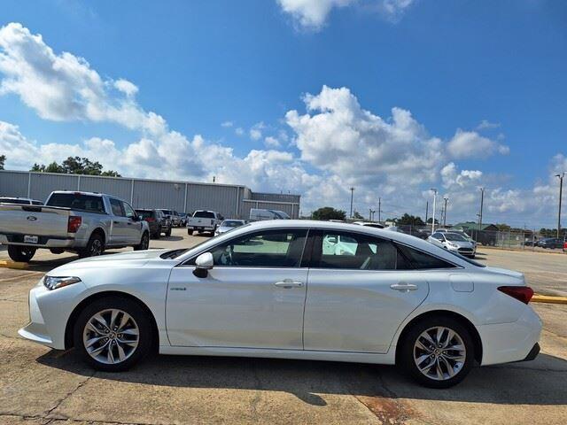 2021 Toyota Avalon XLE Hybrid