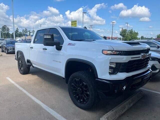 2024 Chevrolet Silverado 2500HD 4WD Crew Cab Standard Bed Custom