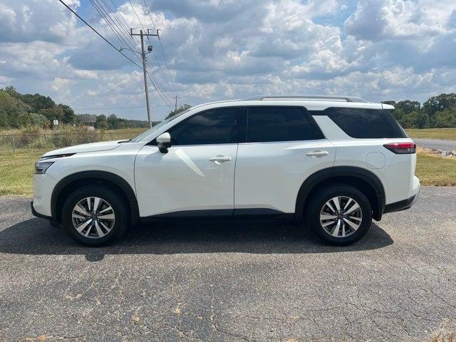 2023 Nissan Pathfinder SL 4WD