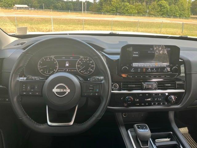 2023 Nissan Pathfinder SL 4WD