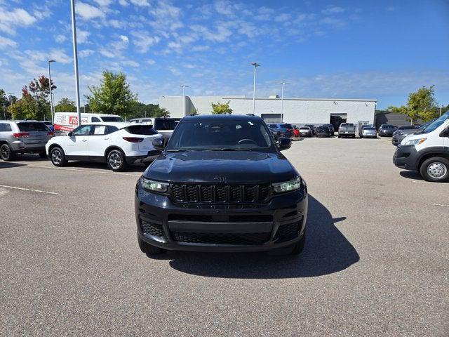 2025 Jeep Grand Cherokee GRAND CHEROKEE L LAREDO X 4X4