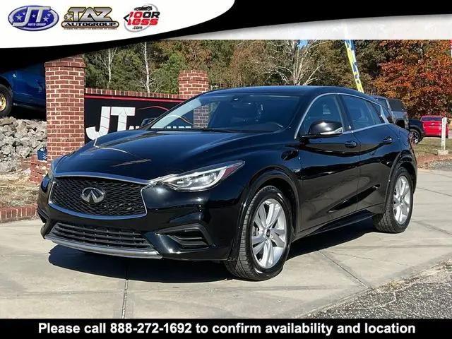 2017 INFINITI QX30 Standard