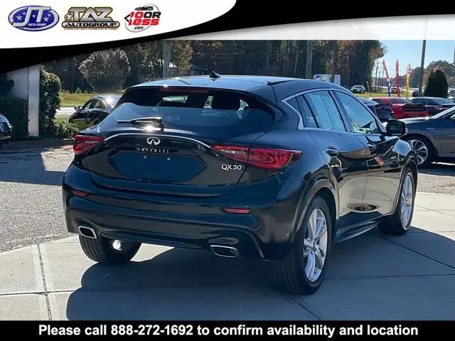 2017 INFINITI QX30 Standard
