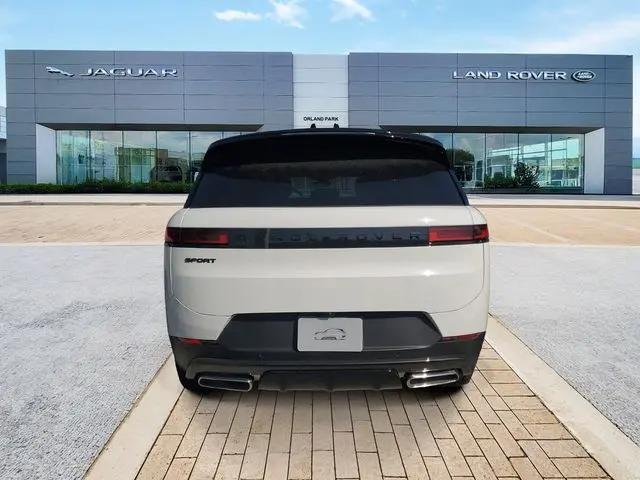 2025 Land Rover Range Rover Sport P360 SE