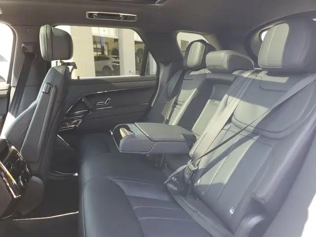 2025 Land Rover Range Rover Sport P360 SE