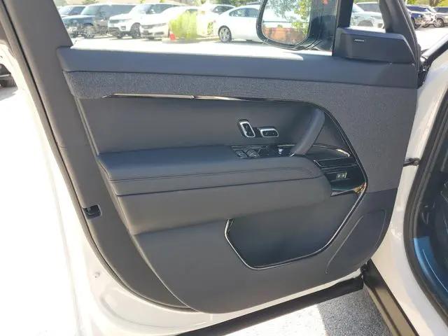 2025 Land Rover Range Rover Sport P360 SE