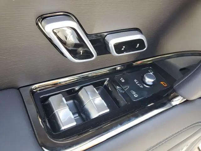 2025 Land Rover Range Rover Sport P360 SE