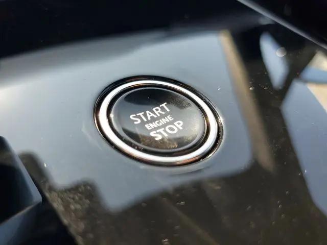 2025 Land Rover Range Rover Sport P360 SE