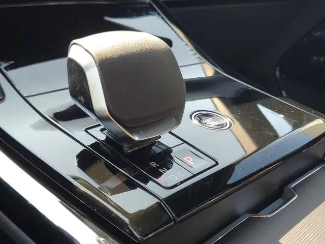2025 Land Rover Range Rover Sport P360 SE