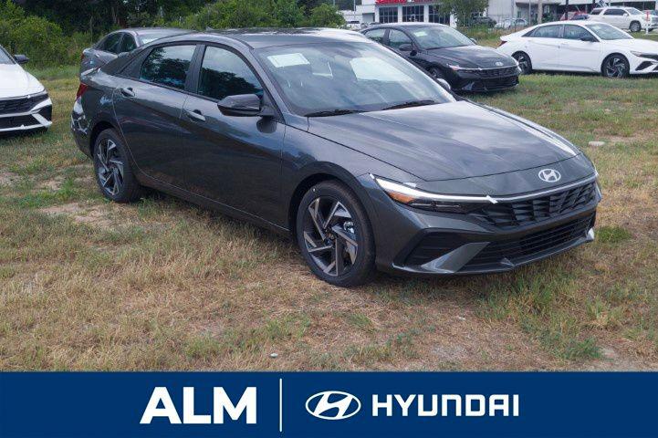 2025 Hyundai Elantra SEL Sport photo 3