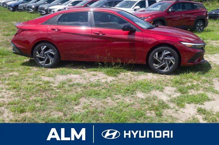 2025 Hyundai Elantra SEL Sport photo 4