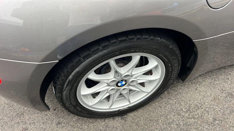 2004 BMW Z4 2.5i