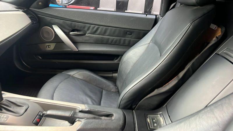 2004 BMW Z4 2.5i