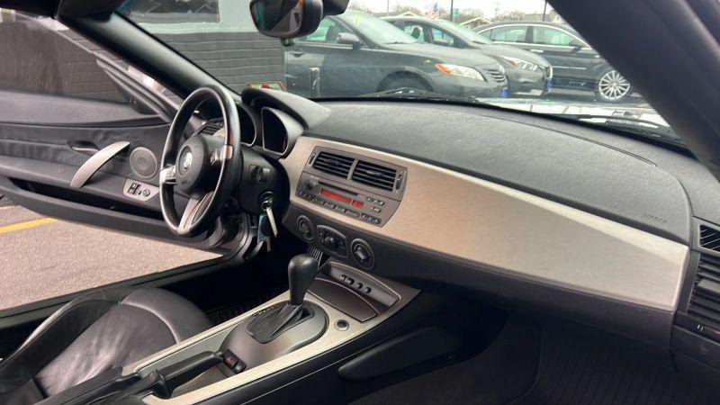 2004 BMW Z4 2.5i