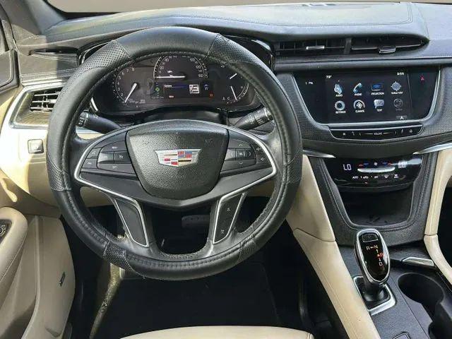 2017 Cadillac XT5 Standard