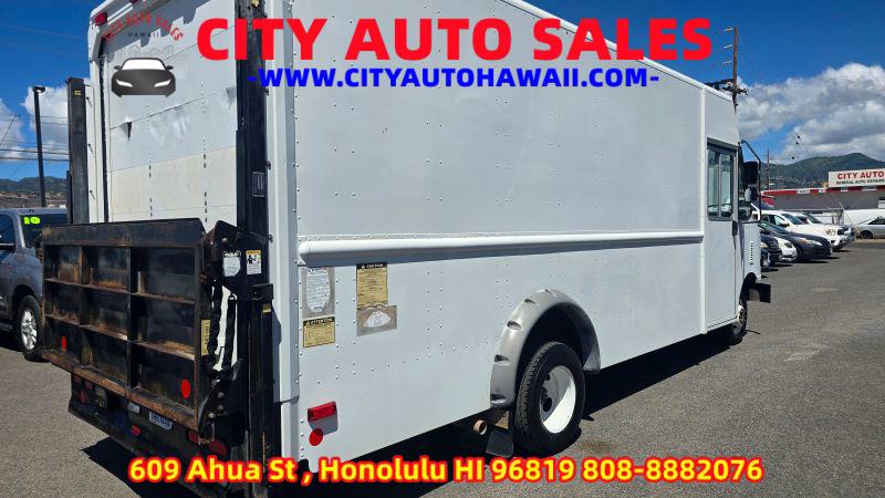 2011 Ford E-450 Stripped XL